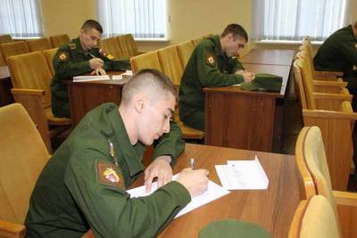Для поступающих в военные вузы приемную комиссию организуют на местах - aif.ru - Россия