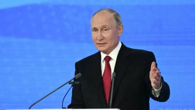 Владимир Путин - Михаил Мурашко - Путин заявил, что угроза коронавируса ещё не отступила - russian.rt.com - Россия
