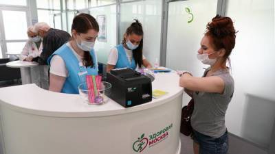 Татьяна Голикова - Более 60% проживающих в учреждениях соцобслуживания прошли вакцинацию - iz.ru - Россия - Израиль