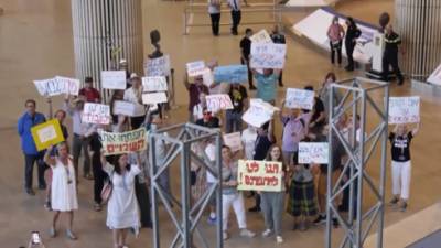 Демонстрация в Бен-Гурионе: гиды требуют открыть Израиль для иностранных туристов - vesty.co.il - Израиль