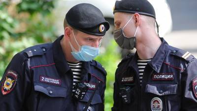 К августу прививку от COVID-19 получат 60% полицейских без антител - iz.ru - Россия - Израиль