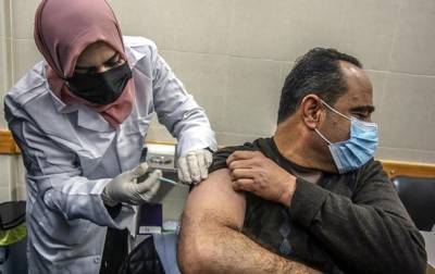 В столице ОАЭ предлагают бесплатно вакцинироваться туристам - korrespondent.net - Эмираты - Абу-Даби