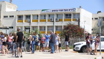 Несмотря на вспышку коронавируса: занятия в школах Биньямины продолжаются как обычно - vesty.co.il - Израиль