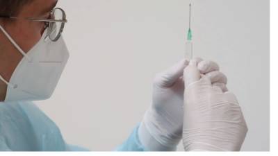 Социологи выяснили отношение россиян к обязательной вакцинации от COVID-19 - piter.tv - Россия