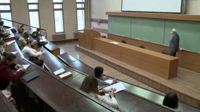 В Минобрнауки обсудят допуск на очные занятия только привитых студентов - vesti.ru - Россия