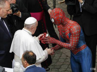 Папа Римский встретился с "Человеком-пауком". Видео - gordonua.com - Ватикан - Ватикан