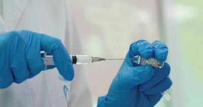 ВОЗ разрешила вакцинировать детей и подростков от коронавируса - ren.tv