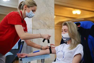 Анастасия Ракова - Москвичам предложили стать донорами плазмы для лечения пациентов с COVID-19 - vm.ru - Москва