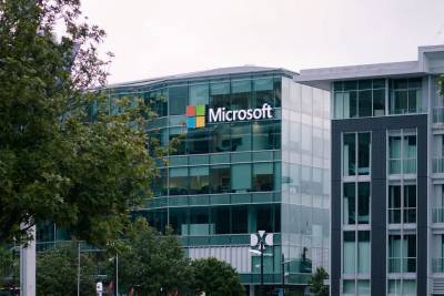 Microsoft достигла рыночной капитализации в 2 триллиона долларов и мира - cursorinfo.co.il - Саудовская Аравия
