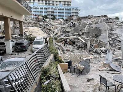 Джон Байден - Байден объявил о режиме ЧС во Флориде после обрушения многоэтажного здания - argumenti.ru - Сша - штат Флорида