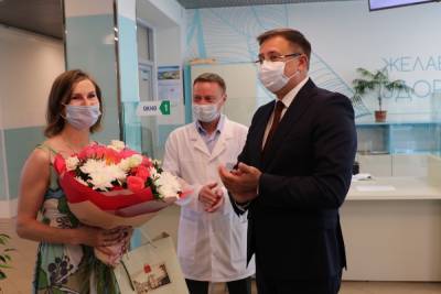 Петербурженка получила «Айфон» за прививку от коронавируса - abnews.ru