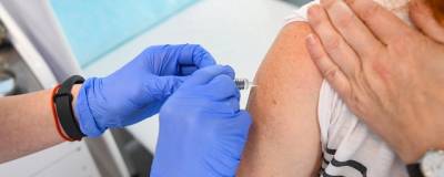 В России просят правительство ввести обязательную вакцинацию от COVID-19 для взрослых - runews24.ru - Россия