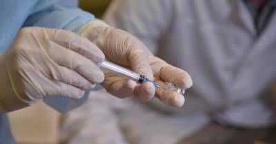 ВОЗ заинтриговала анонсом о скором одобрении новых вакцин - ren.tv