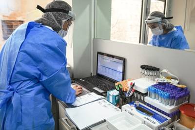 Российская лаборатория приостановила тестирование на антитела к коронавирусу - lenta.ru - Пресс-Служба