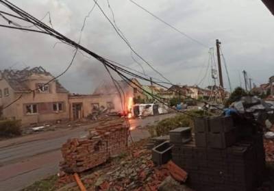 В Чехии бушевал сильный торнадо: 5 человек погибли, еще 150 ранены - unn.com.ua - Украина - Киев - Австрия - Чехия
