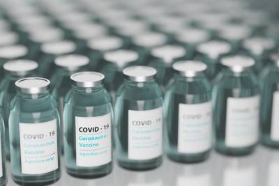 Китай пригрозил приостановить поставки вакцины от COVID-19 на Украину - mk.ru - Украина - Китай - Канада - Киев