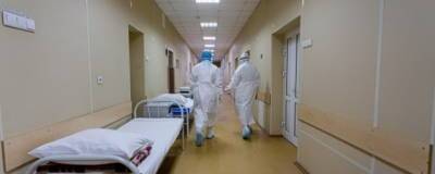 В Новосибирске пациенты с COVID-19 лежат в коридорах больниц - runews24.ru - Новосибирск