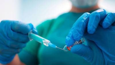 Еще один регион приостановил вакцинацию из-за нехватки препарата - gazeta.ru - республика Удмуртия - Президент