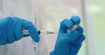 Брянская область ввела обязательную вакцинацию групп риска от COVID - ren.tv - Брянская обл.