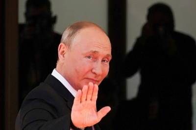 Владимир Путин - Названа самая популярная тема вопросов для прямой линии с Путиным - lenta.ru - Россия
