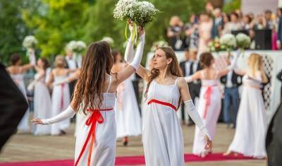 В Башкирии самый роскошный выпускной бал состоялся в Салавате с антиковидными мерами - mkset.ru - республика Башкирия