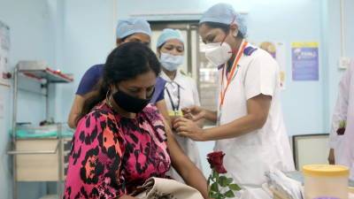 Число сделанных в Индии прививок от COVID-19 превысило 320 млн - russian.rt.com - India - штат Мадхья-Прадеш