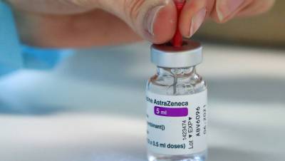 Житель Иордании потерял сознание после прививки AstraZeneca и умер - gazeta.ru - Иордания