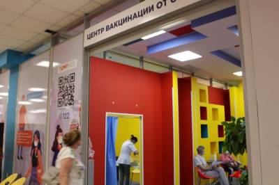 Стоит или не стоит: в Петербурге активно проходит вакцинация в торговых центрах - inforeactor.ru - Санкт-Петербург