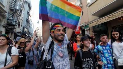 В Турции полиция газом разогнала гей-парад - ru.slovoidilo.ua - Турция - Украина - Стамбул