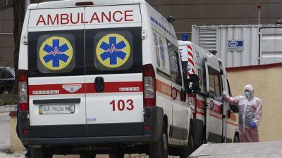 На Украине за сутки выявили 285 новых случаев COVID-19 - iz.ru - Украина - Киев - Израиль