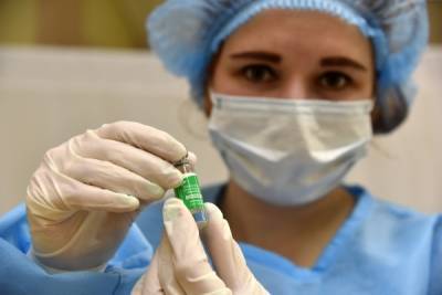 Разработчики AstraZeneca начали испытания вакцины против южноафриканского штамма COVID-19 - govoritmoskva.ru - Англия - Польша - Бразилия - Юар