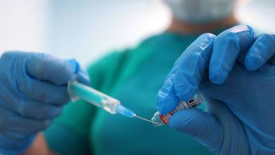 Германия отказалась признавать вакцинированными тех, кто привился «Спутником V» - gazeta.ru - Россия - Германия - Евросоюз