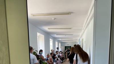 В Тобольске очереди на прививку растянулись на несколько часов - nashgorod.ru - Тюмень - Тобольск