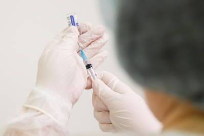 В Псковской области ввели обязательную вакцинацию от COVID-19 для части жителей - lenta.ru - Псковская обл.