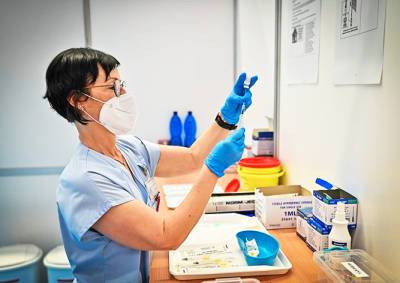 В Чехии полный курс вакцинации от коронавируса прошли 3 млн человек - vinegret.cz - Чехия