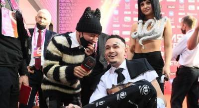 Инвалидная коляска не помешала Моргенштерну устроить скандал на «Муз-ТВ» - yur-gazeta.ru