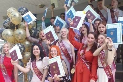 Более восьмидесяти выпускников Губернского колледжа в Серпухове получили диплом с отличием - serp.mk.ru