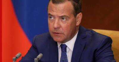 Дмитрий Медведев - Медведев: для России неправильно закупать продукты за рубежом - profile.ru - Россия