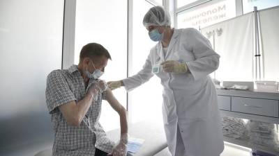 Дмитрий Песков - В Кремле прокомментировали темпы вакцинации от коронавируса в России - vm.ru - Россия
