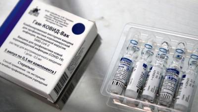 Дмитрий Лисовец - Запасов антиковидной вакцины в Петербурге хватит на две недели - dp.ru - Санкт-Петербург