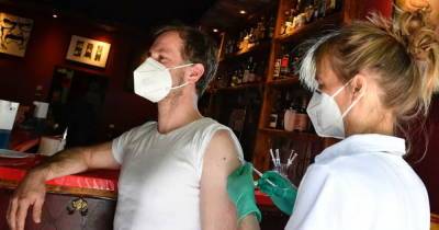 За сутки вакцинировали 1,2 млн жителей Германии - dsnews.ua - Германия