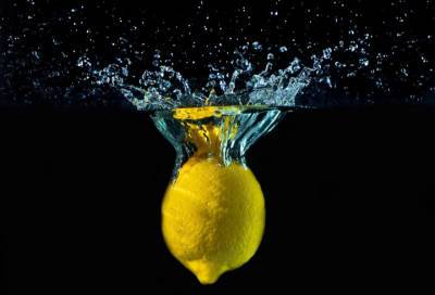 Врач объяснил опасность лимонного сока - online47.ru