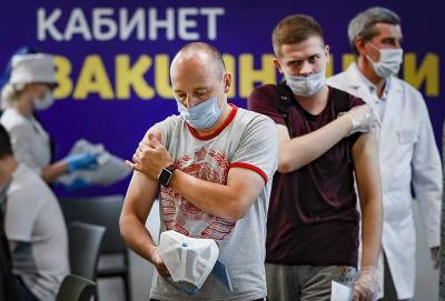 Роспотребнадзор объяснил, как вести себя после вакцинации - tvc.ru