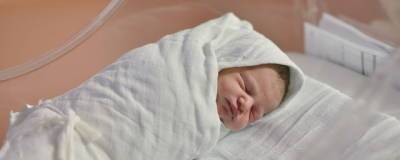 В Иркутской области 17 новорожденных младенцев госпитализированы с COVID-19 - runews24.ru - Иркутская обл.