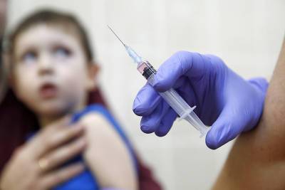 Геннадий Онищенко - Онищенко высказался о необходимости вакцинировать детей - tvc.ru