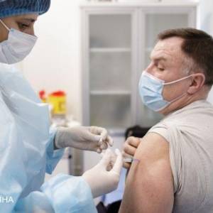 За сутки в Украине сделали более 80 тысяч прививок от коронавируса - reporter-ua.com - Украина
