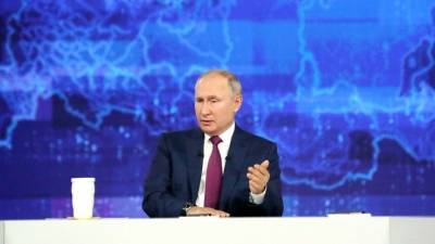 Владимир Путин - Цены на бананы, мошенники, третья мировая — темы первого часа Прямой линии с Путиным - 5-tv.ru - Россия