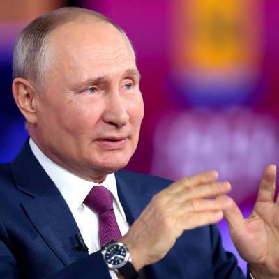 Владимир Путин - Путин ответил в прямом эфире на вопросы россиян: встреча длилась более 3,5 часов - radiomayak.ru