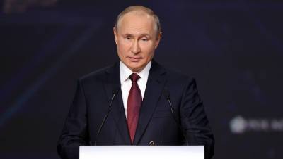 Владимир Путин - Путин заявил, что опасность вспышек эпидемии остается при отсутствии доступа к вакцинам - gazeta.ru - Россия