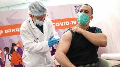 Владимир Путин - «Защита какая хорошая!» — Путин на ПМЭФ призвал россиян вакцинироваться от COVID - 5-tv.ru - Россия